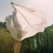 个性<em>穿裙子女生头像</em>,当一个女孩第一次穿上高