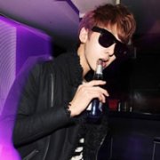 ڰ׳ʿͷ񣬵ںһ_www.fzl9.com